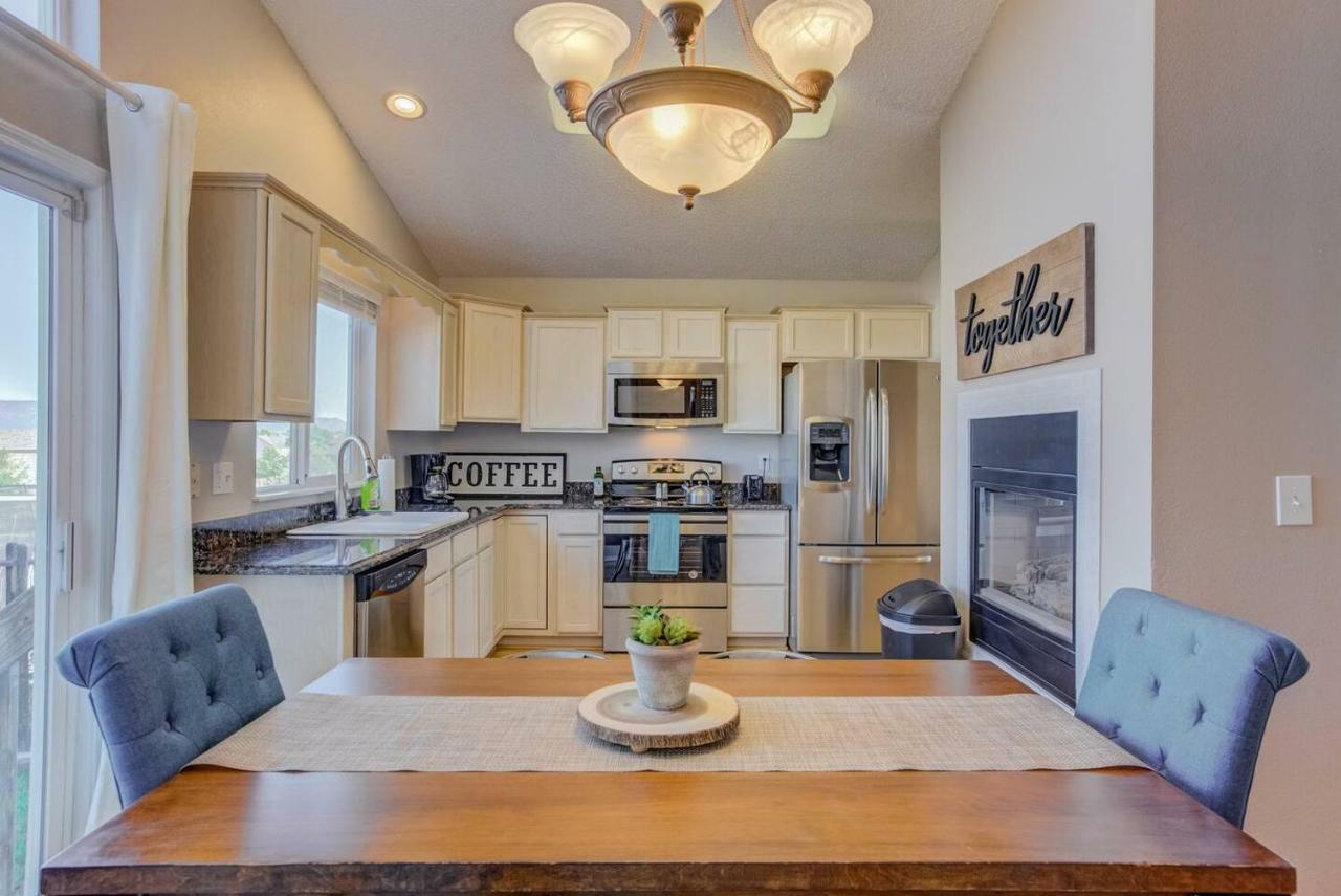 Villa Cozy 4Br House With Peak Views In Colorado Springs Exterior foto